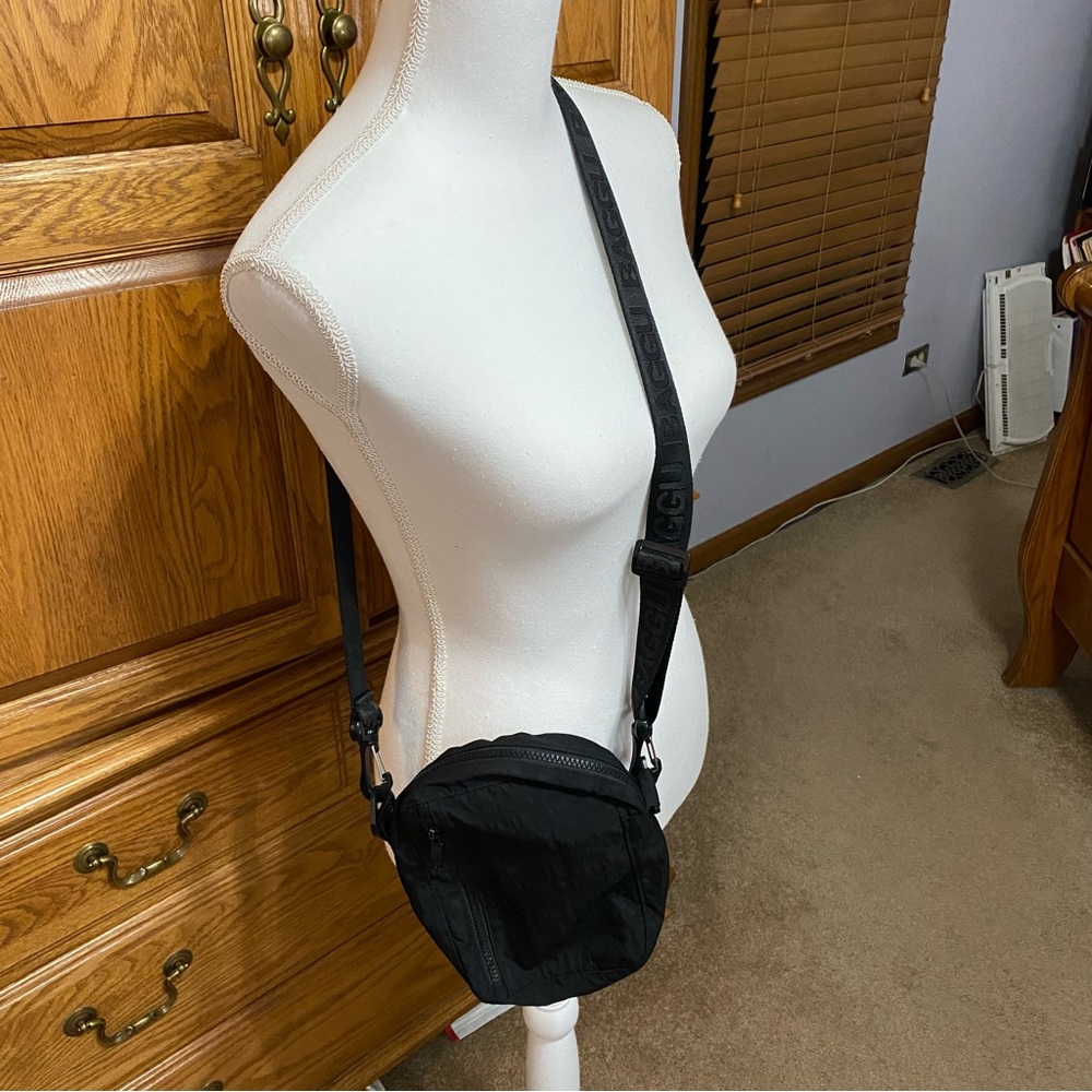 BAGGU Black Sport Crossbody Nylon Bag